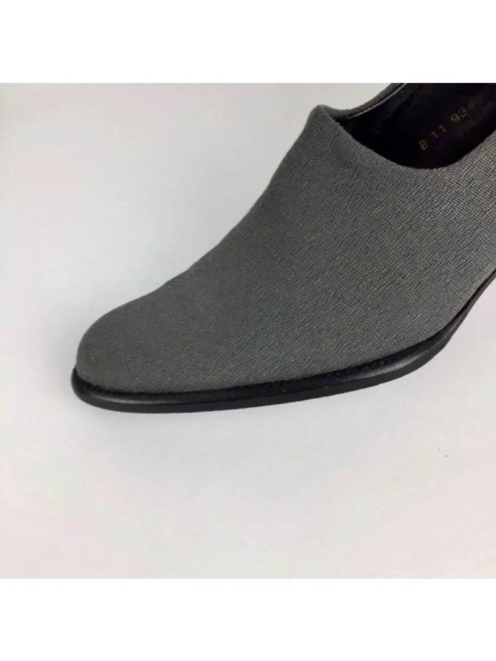Vintage Robert Clergerie Womens Gray Fabric Shootie Pumps Block Heel size 9